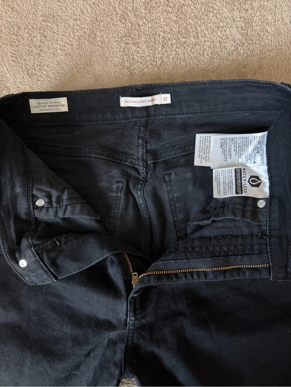 Levi's Women's Skinny Jeans in Black